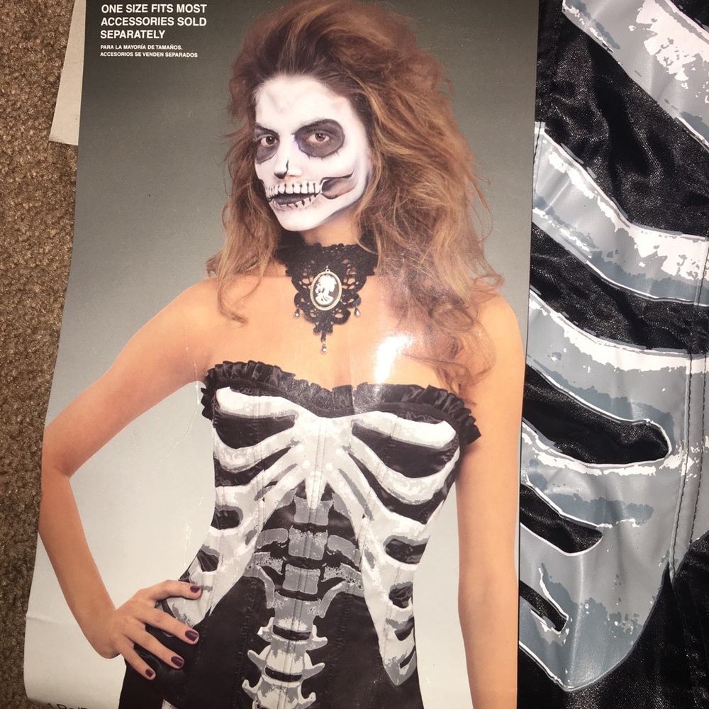 Bone corset - Picture 1 of 6